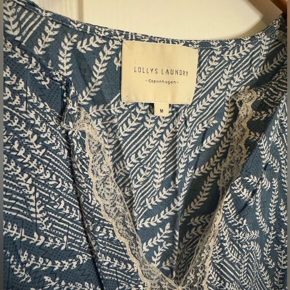 Lollys Laundry blouse size Medium in blue linen with white lace Pre-Loved - Picture 10 of 10